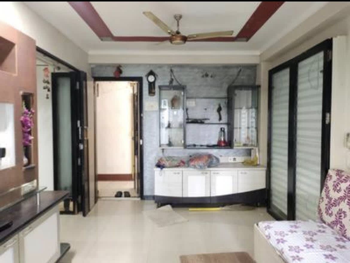 1 RK Flat Available for Sale in Kandivali West – Ready to Move