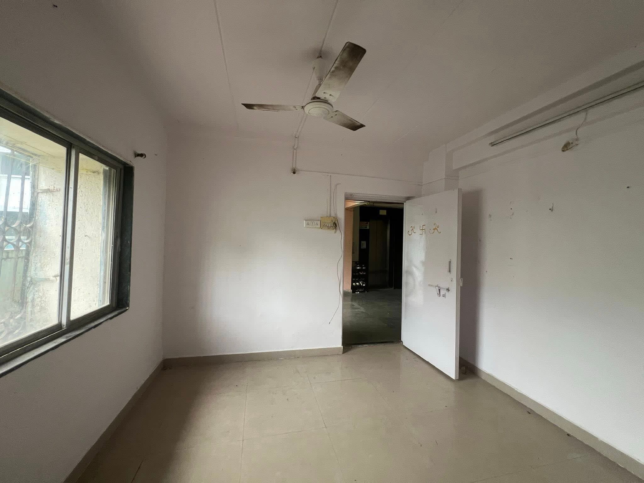 Affordable 1 bhk Flat for Sale in Kandivali West – Prime Location