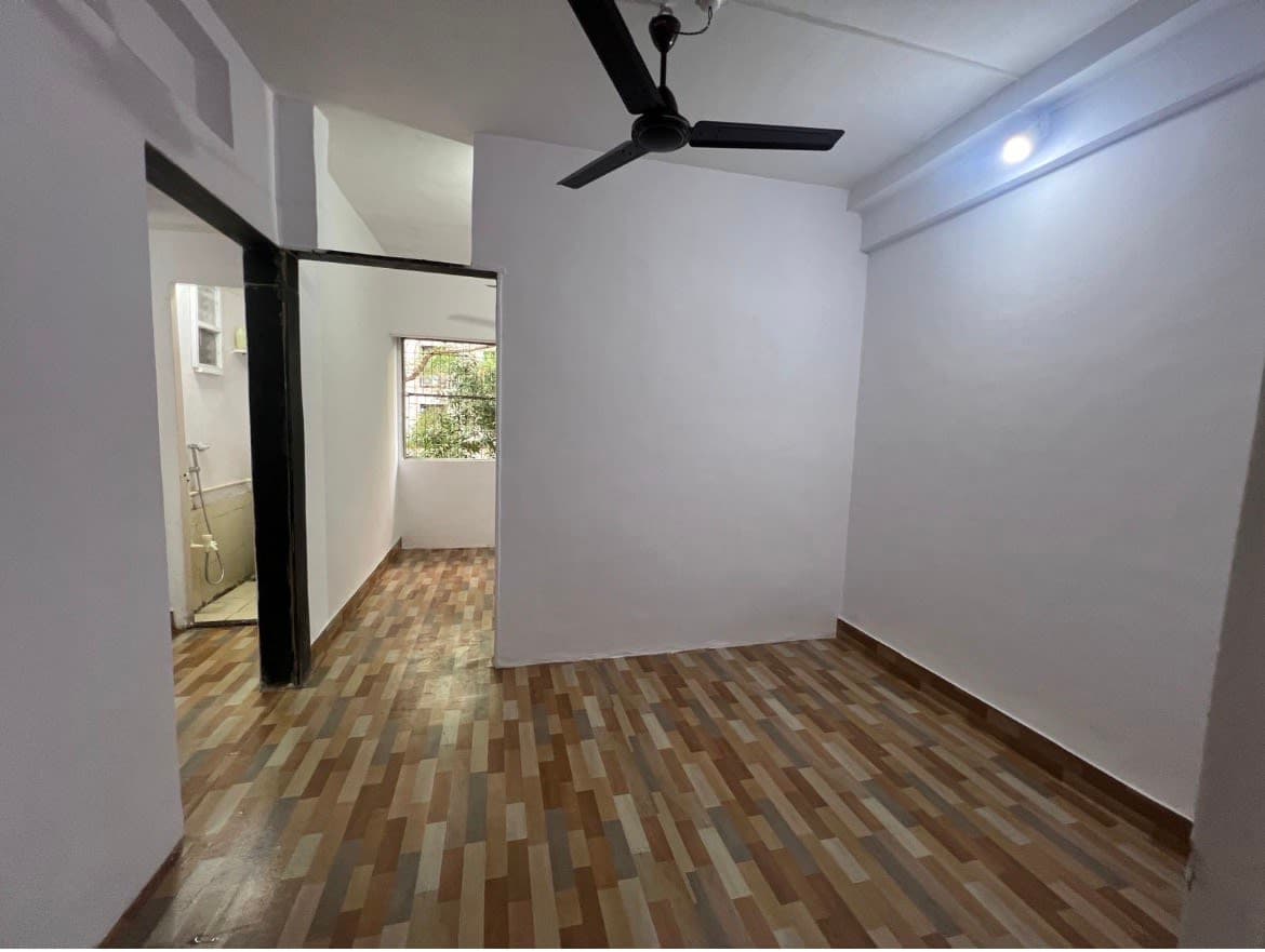 1 rk flar for rent in kandivali west mumbai