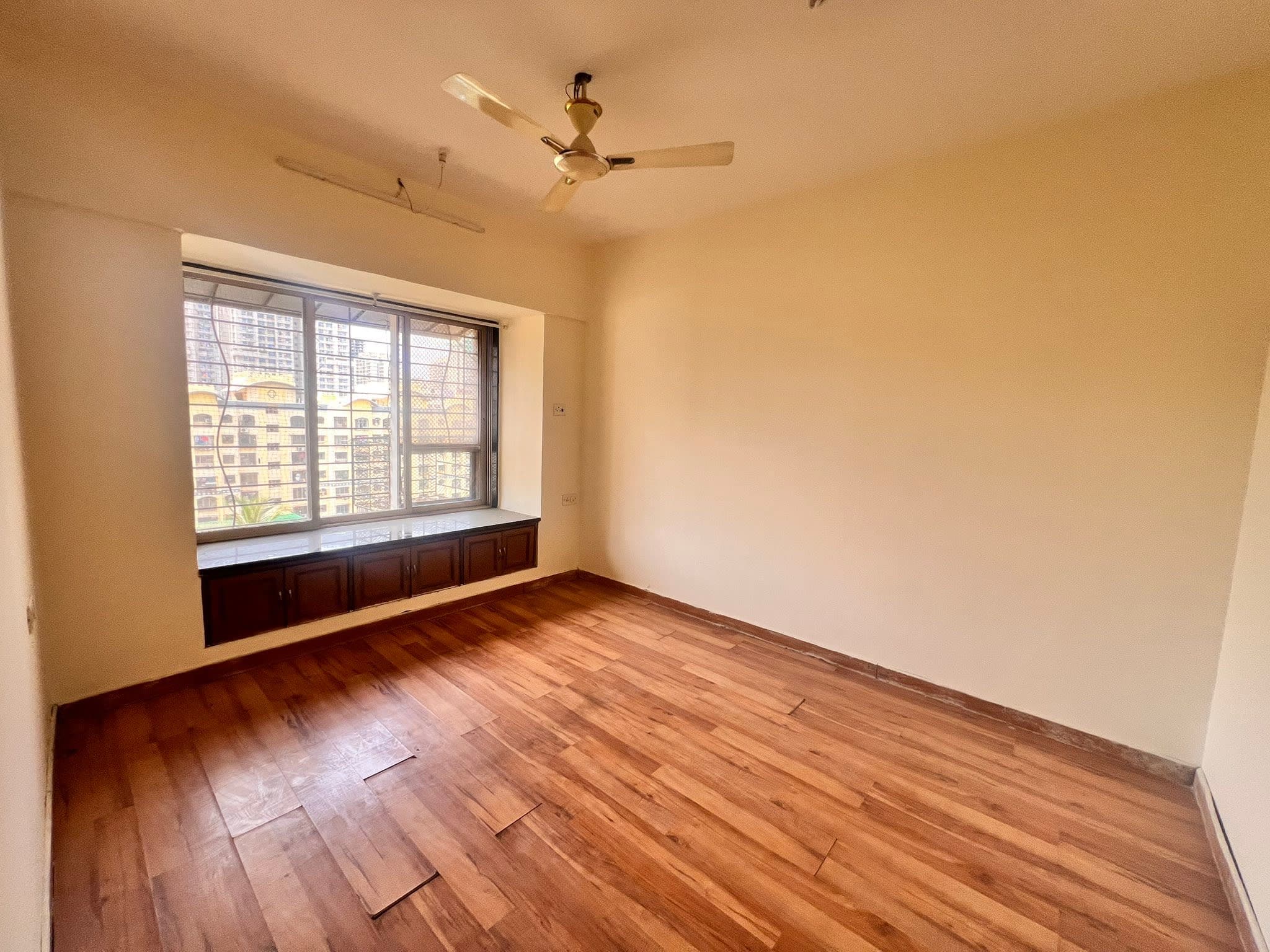 2 BHK WELL MAINTAINED FLAT FOR SALE OF RS.1.65 CR. AT BHOOMI PARK, NEAR JANKALYAN NAGAR, BILLABONG SCHOOL