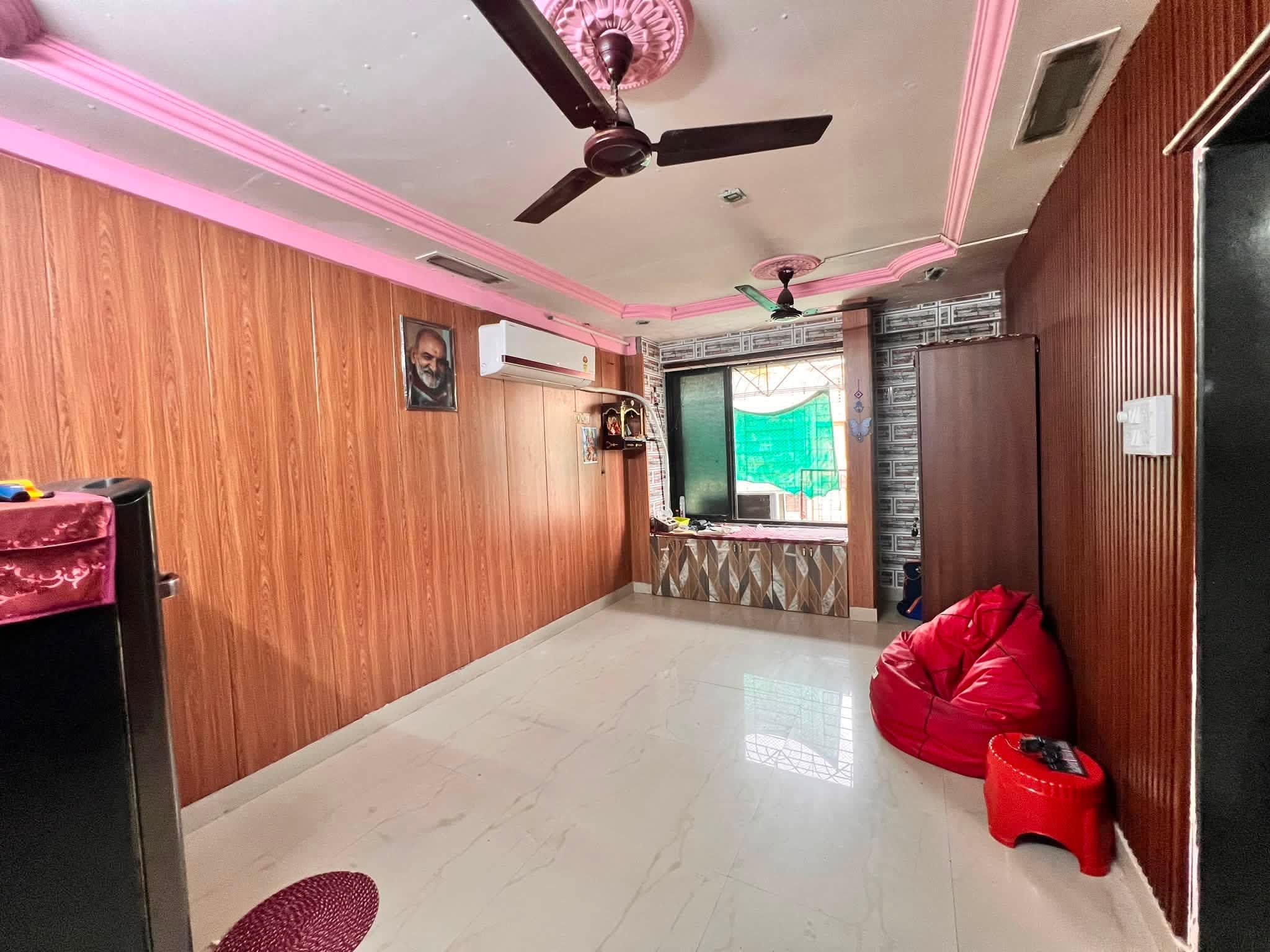 Well Renovated 1 RK Flat for Sale of Rs.60 Lacs at Malad West, Near Atharva College.
