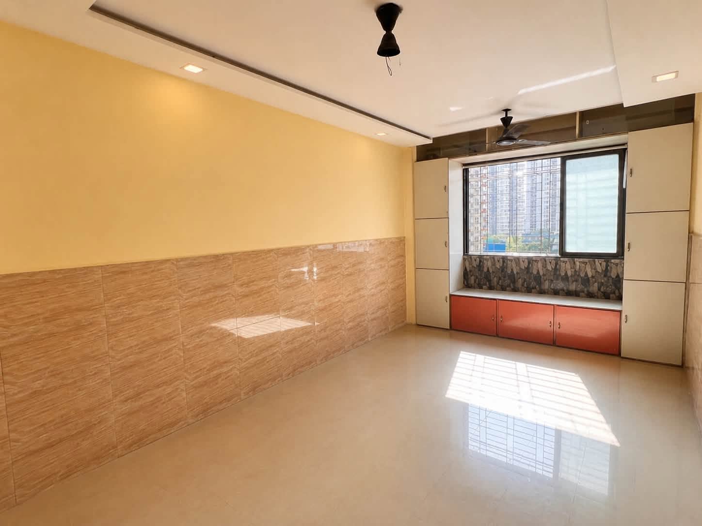 1 RK Well Renovated Flat for Rent of Rs.20K at Kandivali West, Opp. Ekta Nagar, Near Atharv College