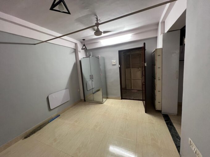 Available 1 RK Well Renovated, Furnished flat for Rent 18K at Kandivali West, Opp. Ekta Nagar, Near Atharva College.